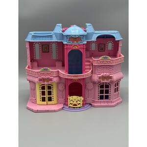 Vintage 2001 Fisher Price Sweet Streets Hotel Cafe W/ Elevator Doll House READ